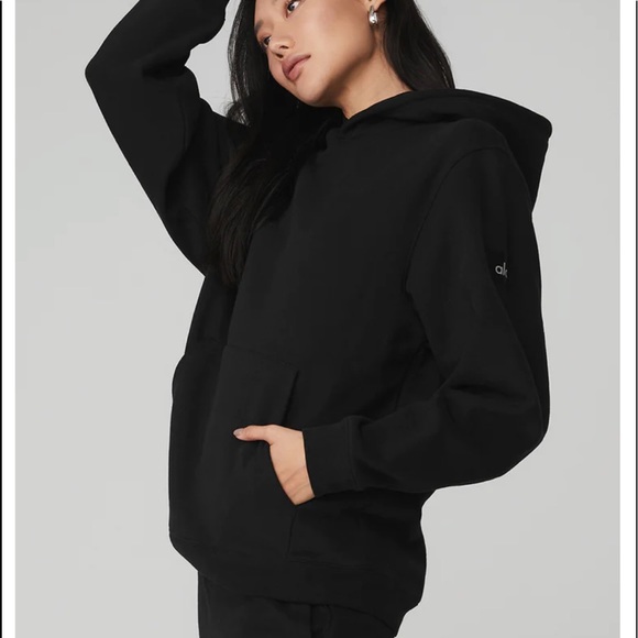 ALO Yoga Tops - ALO Yoga unisex sherpa size small -like new excellent condition black